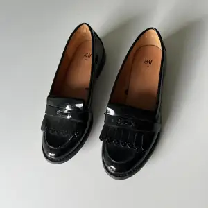 Svarta loafers från H&M 🖤 Skriv privat för mer bilder! 
