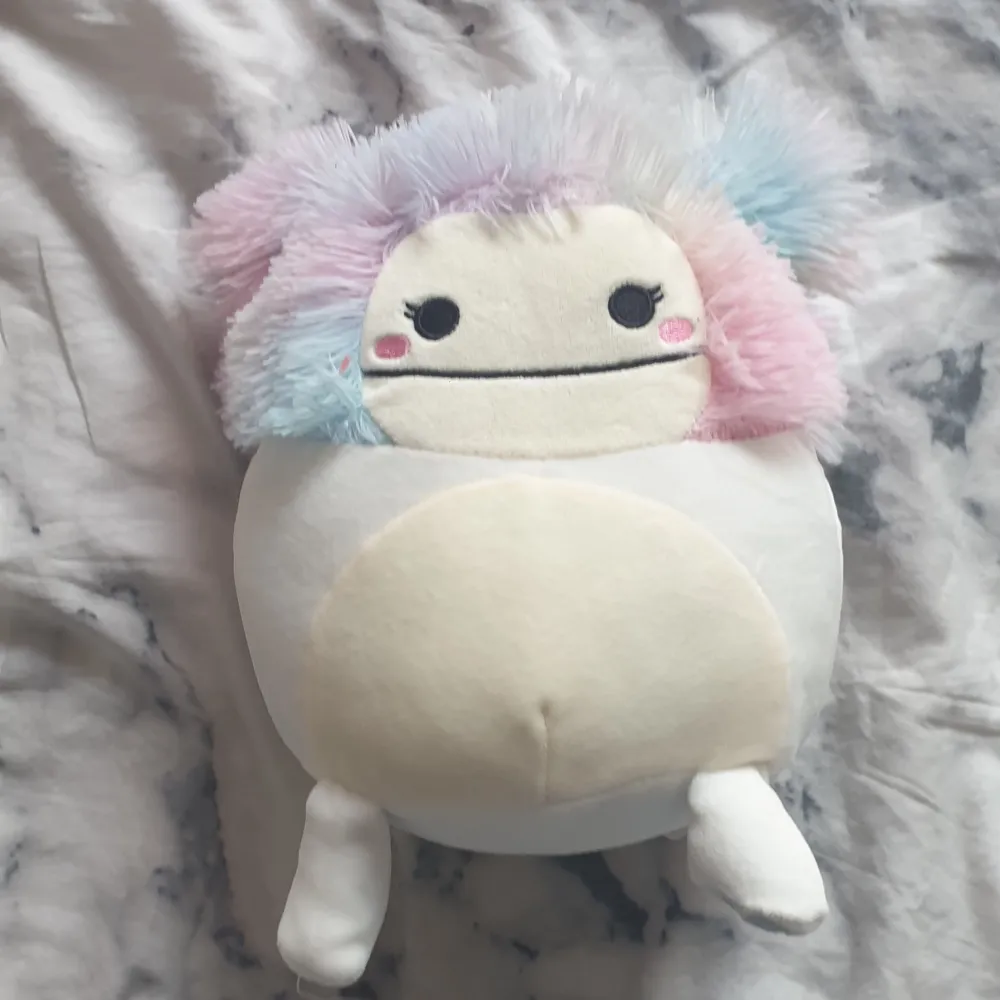 Jätte söt squishmellow i toppen skick!! . Övrigt.