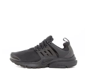Nike presto vit/svart - Nike presto finns både svart och vit storlek 37🤍  Ett av paren pris: 850kr Priset kan diskuteras❤️