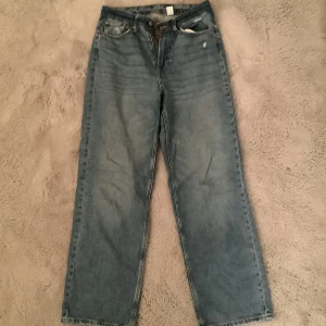 Jeans - Hm jeans i strl 36 säljes då dom är försmå💕50kr+ frakt