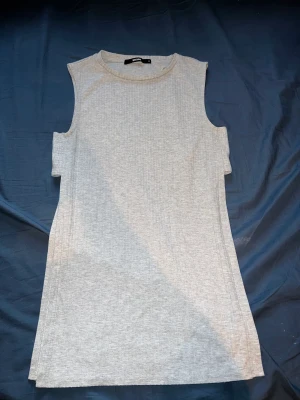 Linne  - Grått linne från bik bok storlek s sparsamt använd 