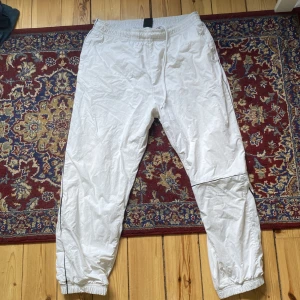 Nike trackpants - Storlek M, men jag tycker att dem sitter mer som S.