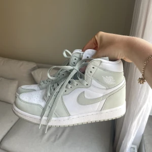 AirJordan 1 - Knappt använda. Stl 38,5