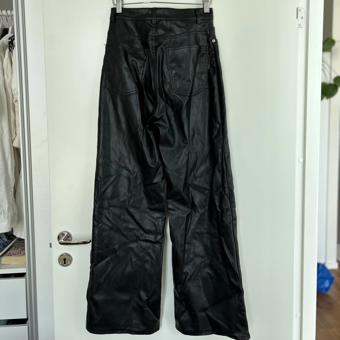 Fakeläder byxor - 91