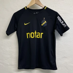 AIK tröja Nike - Aik tröja Nike  XS för vuxen  XL för barn  158 - 170 cm 