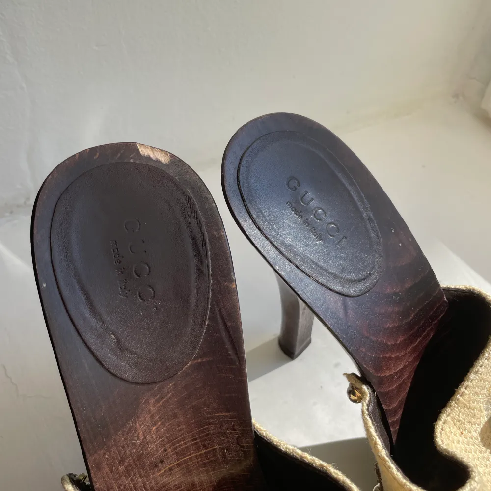 vackra autentiska Gucci-sandaler med klack, bra skick, storlek 38, pm med frågor. Skor.