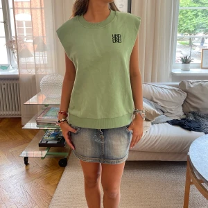 Tröja - Säljer denna jätte coola gröna tröja 😍😍