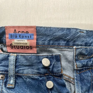 Acne studios  Boyfriend jeans - Använd fåtal gånger  