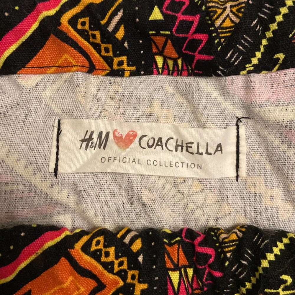 Coachella H&M väska. Använd 1 gång.. Väskor.
