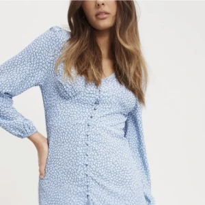 Sommarklänning  - Fina sommarklänningar, oanvända 150kr stycket💗