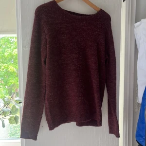 Stickad teöja - Vinröd stickad tröja💓