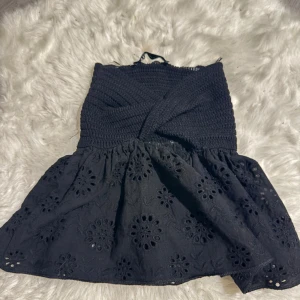 Söt topp Zara - Köpte i somras, super fin men kommer ej till användning☺️ 