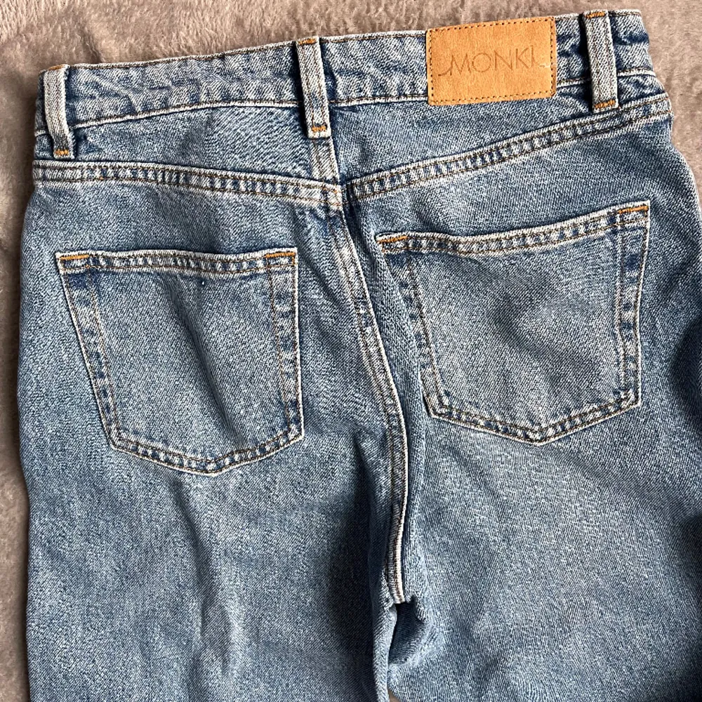 Jeans från Monki, storlek 25. Jeans & Byxor.