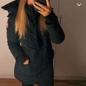 Canada Goose Trillium - Canada Goose Trillium jacka. Strl XS. Fint skick o pälsen finns med (avtagbar) säljer för 2900 men priset kan diskuteras lite 🙌