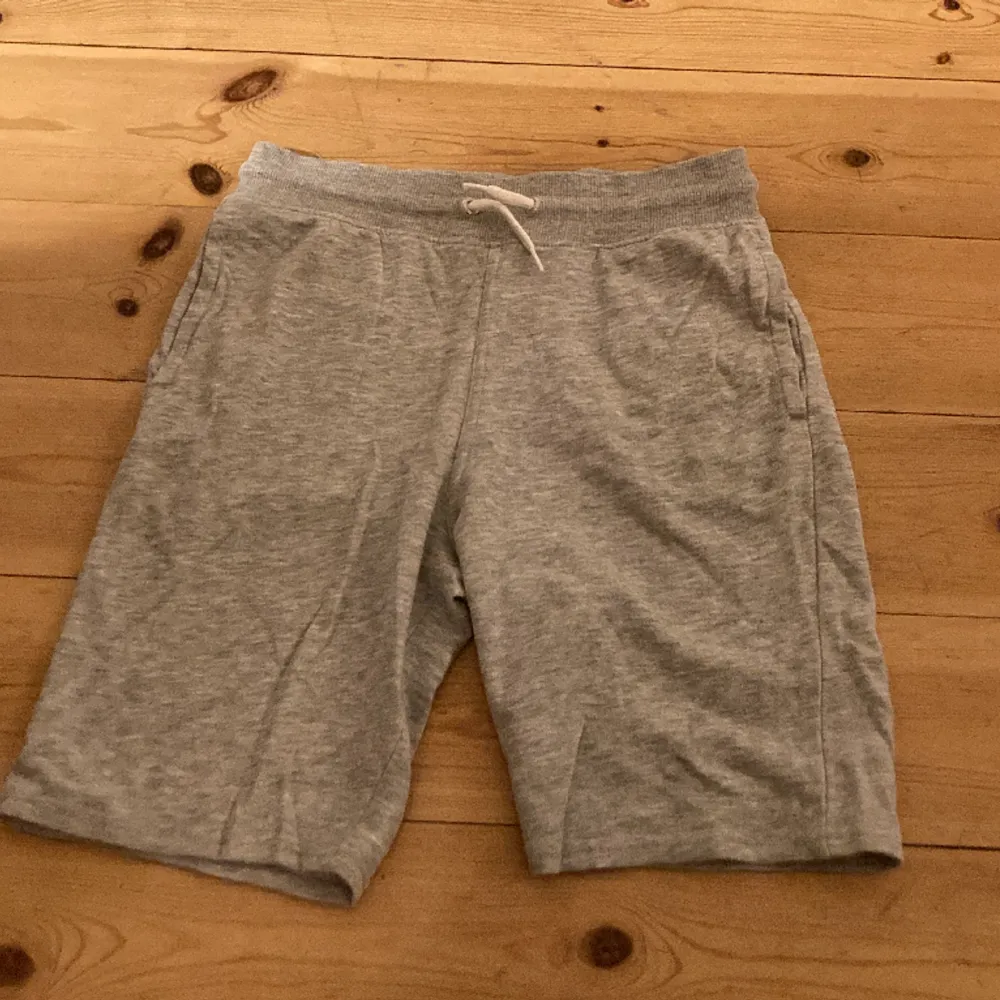 Plain grå mjuka shorts🔥🔥. Shorts.