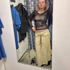 Vintage kjol - En kjol som jag köpte på humana i somras men som jag tyvärr känner inte är min stil längre!! 