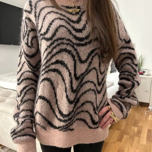 &otherstories stickad tröja🤩💗 - Jätte snygg och unik