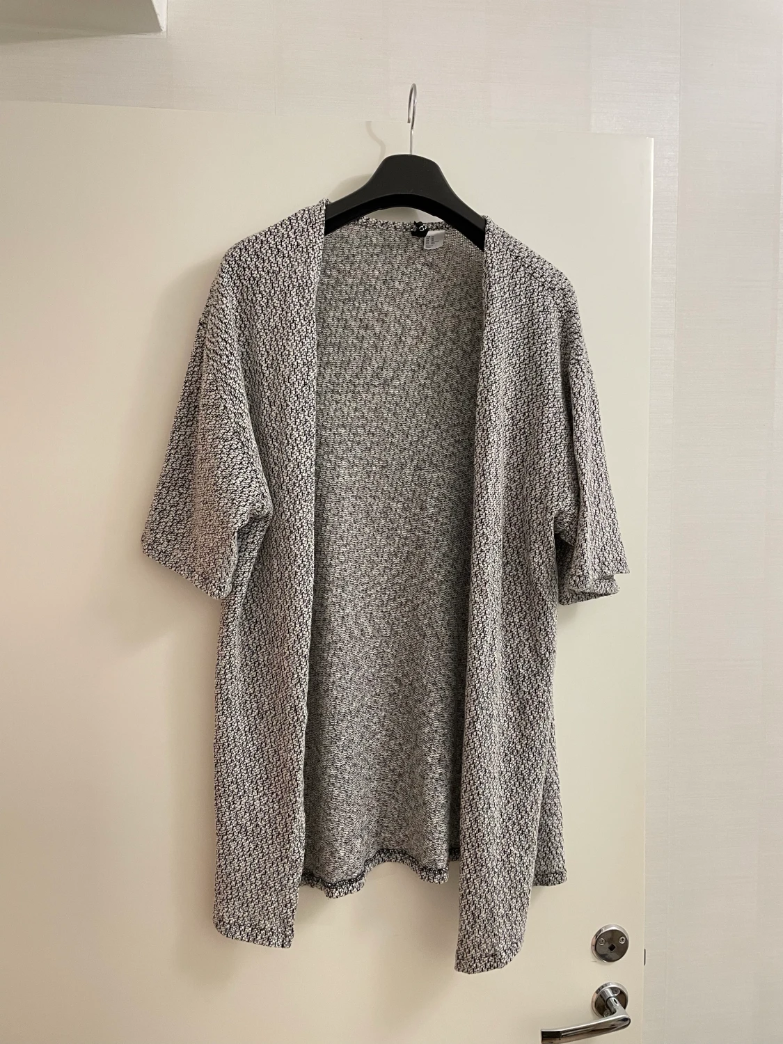 Kofta storlek Xs men passar s