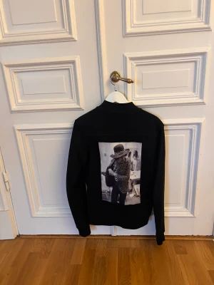 Limitato tröjor - (T-shirts- 450kr/st med box till)  (Tröjor 1300 med box)  Har fler plagg i storlek S Intresse kontakta mig via sms (0761912343)