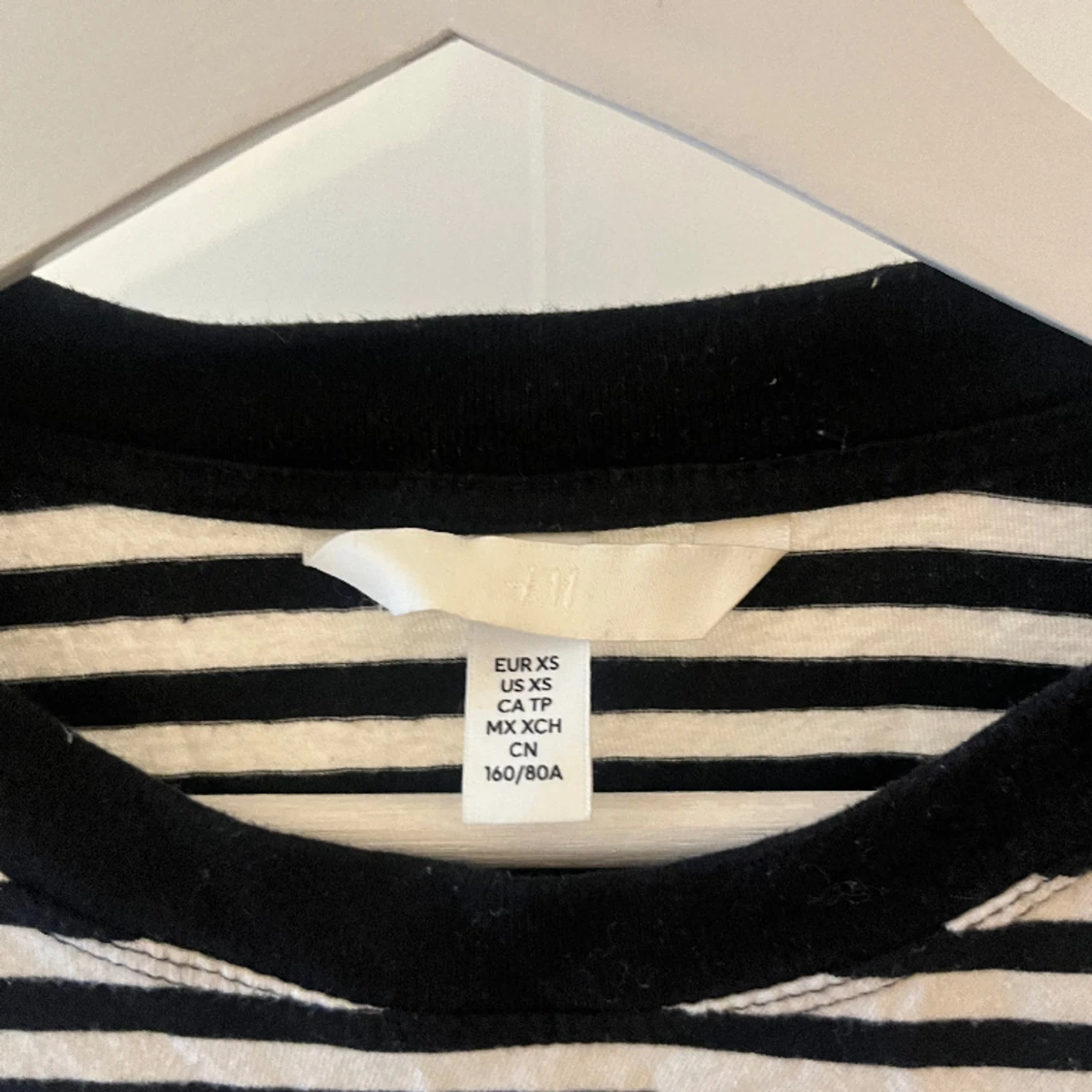 Randig tröja🖤🤍 - 90