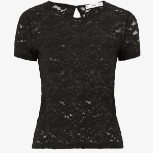 Spets topp  - Superfin svart spetstopp från mango!! Aldrig använd och har prislapp kvar💕💕