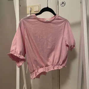 Rosa tröja  - Söt rosa tröja, croppad.