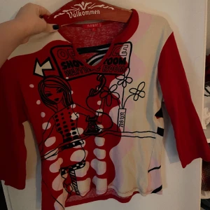 Tröja - En tröja köpt i en vintage butik i Paris. Älskar den, men används för sällan!