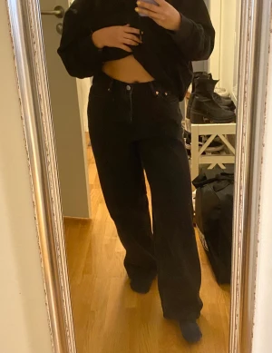 Svarta jeans Monki - Raka jeans. Som nya 
