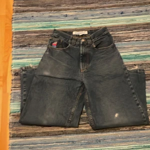 Polar big boys - Polar big boy i bra kvalitet förutom litet hål vi en knäet och lite upp rivna  längst nere alt syns på bilderna. Storlek xxs 