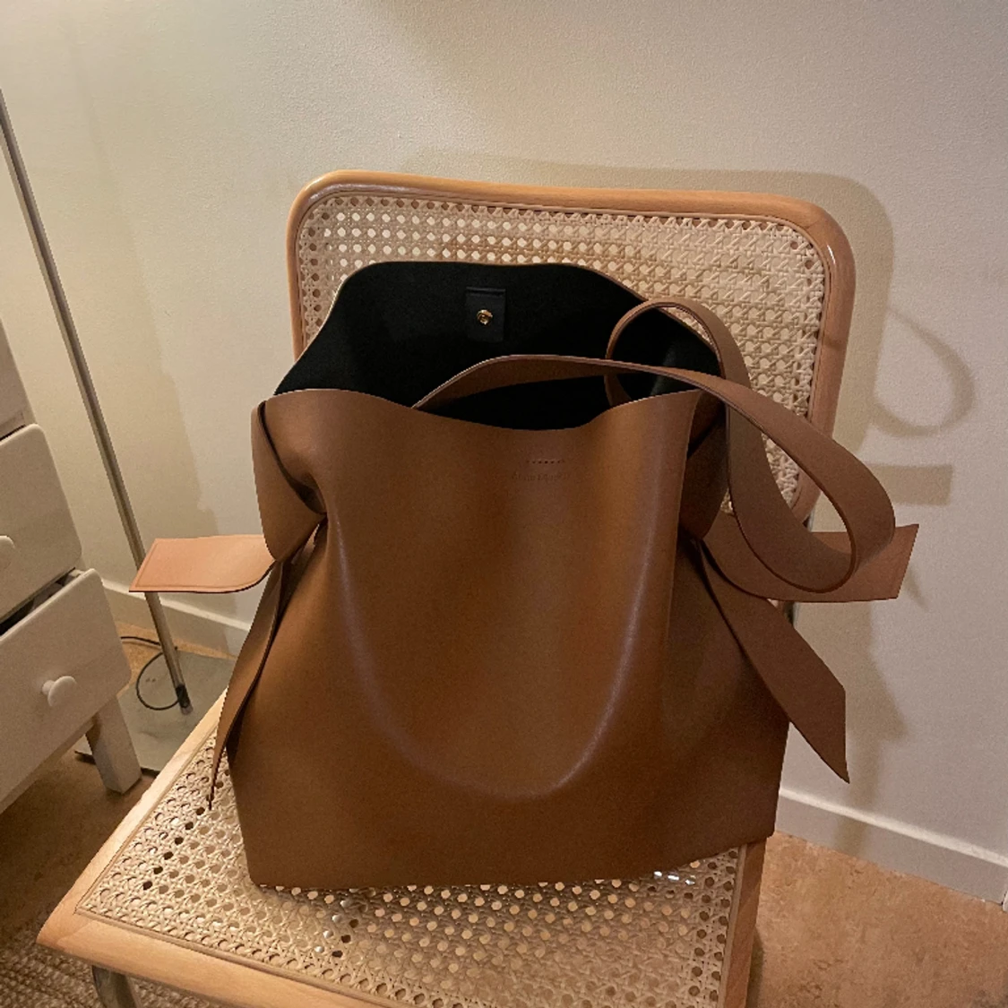 Acne Musubi väska