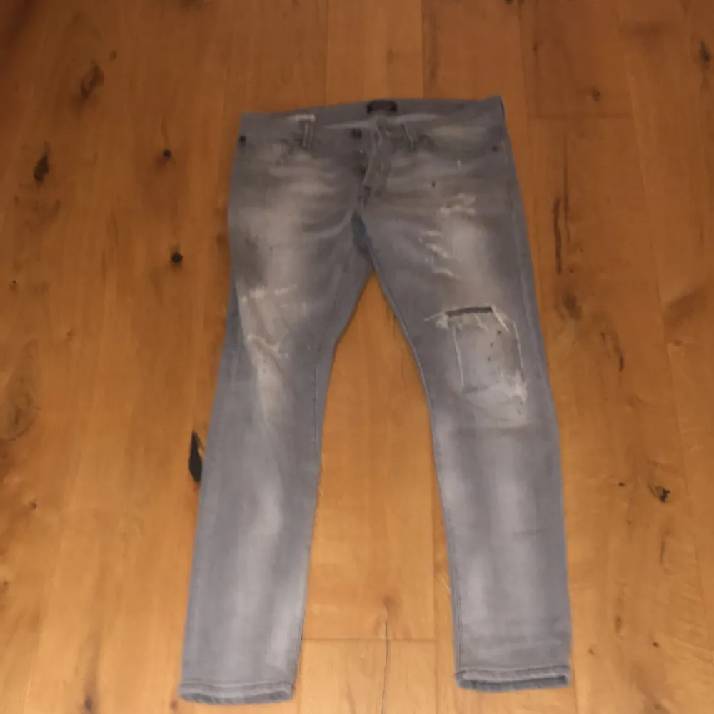 Storlek: längd 32 midja 32. Jeans & Byxor.