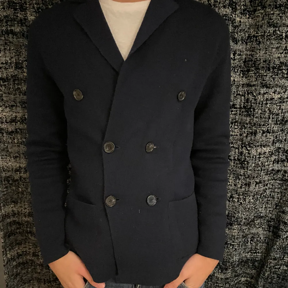 Zara dubbelknäppt blazer Stolek: M Skick: 7/10 ✅. Tröjor & Koftor.