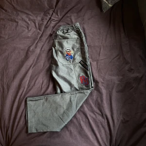 Baggy jeans - Baggy jeans från dognose. 10/10 skick. Pris kan diskuteras.