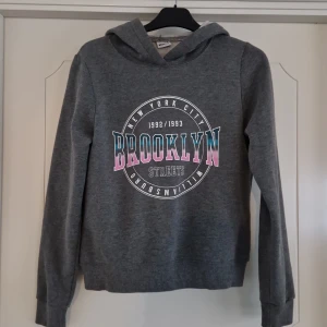 Hoodie  - Helt nya hoodie 