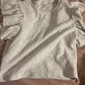 Zara topp - Vit beige Zara topp 