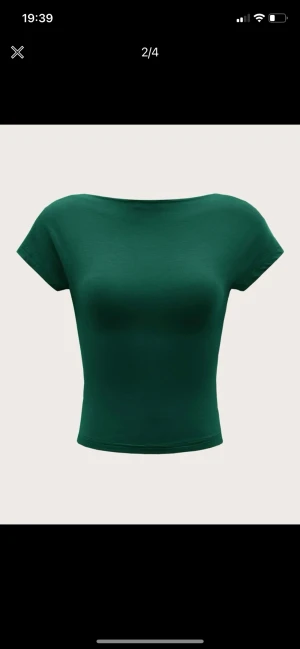 Tröja med öppen rygg - Säljer denna tröjan eftersom det blev fel färg. Super snygg nu till sommaren💕😊