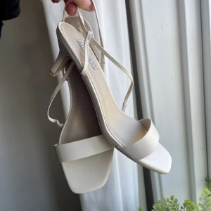 Klackskor  - Super snygga klackar som inte går att få tag på längre. Aldrig använda pga fel storlek, små i storleken. Nypris - 349