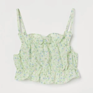 Sommar linne  - Så gulligt ljusgrönt linne från HM i storlek 36 (xs/s), aldrig använt, köpt för 100. Pris kan diskuteras och köparen står för frakt! 