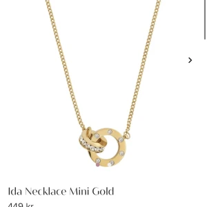 Edblad halsband - Säljer mitt edbald halsband, Ida necklace mini gold. Köpte de för 449kr De har används men ser som ny ut. Säljer pågrund av att den inte kommer till användning längre