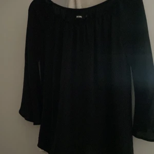 Tröja - det är en vanlig tröja som är tunn och fin och passar för sommar ute