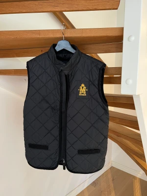 Morris Väst  - Morris väst i bra skick. Inte använd på länge. 