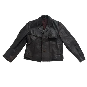 Brun vintage läder jacka  - Använt vintage skick, slitaget som syns på bilderna förutom det inga som helst brister! Saknar sizetag sitter som en small i herr storlek