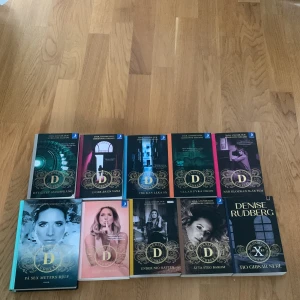 Böcker  - Hej! Säljer hela Denise Rudbergs bokserie ”Marianne Jidhoff”✨ Den sjätte boken är inbunden och tar den för 50kr, resten av böckerna 30kr/st🫶 Skicka meddelande vid frågor😊