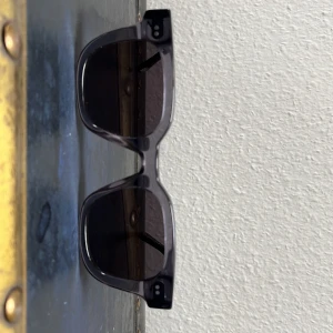 CHIMI - Chimi 004 med färgen ginger använda max 10 gånger. Dom är inte fake bara en gammal model. Säljer men kan också byta mot ett par chimi 04 grå! Säljer dom men kan också byta mot ett par chimi 04 grå