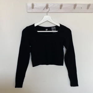 H&M Sport - Tröja   - Storlek S, använd en gång. 