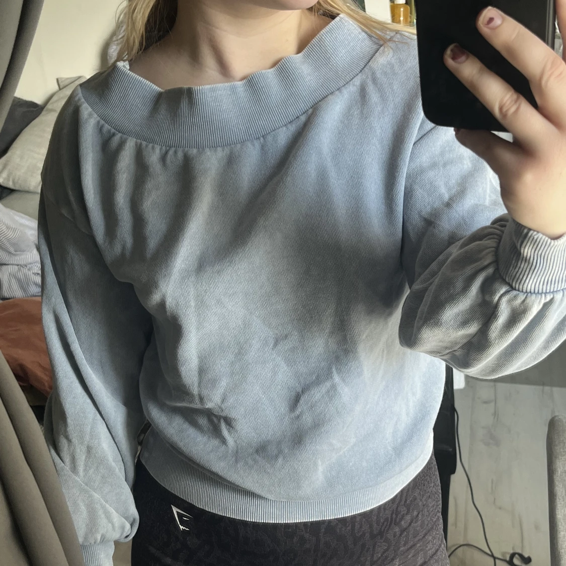 Off-shoulder tröja - 90