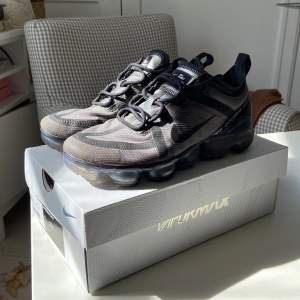 Nike Vapormax. Storlek 38,5 - skick 8/10. Box ingår. Skriv för fler bilder!