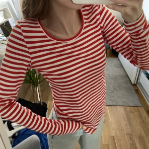 Långärmad randig tröja - Jättefint skick!💘