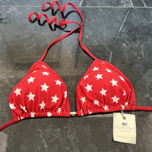 Bikini överdel  - Aldrig använd! Passar både M och S 