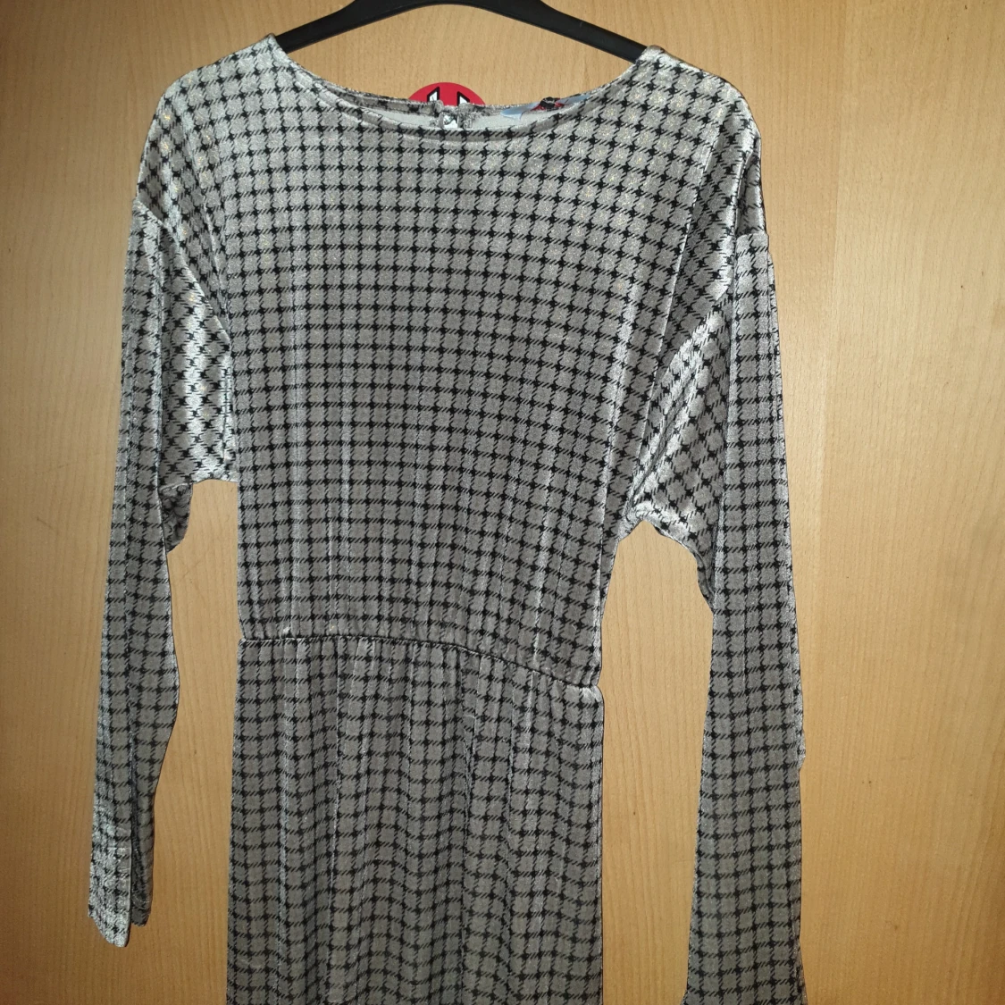 Snygg stilren sammets klänning - 90